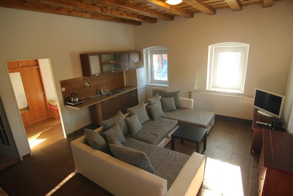 Apartment Ostružná الغرفة الصورة